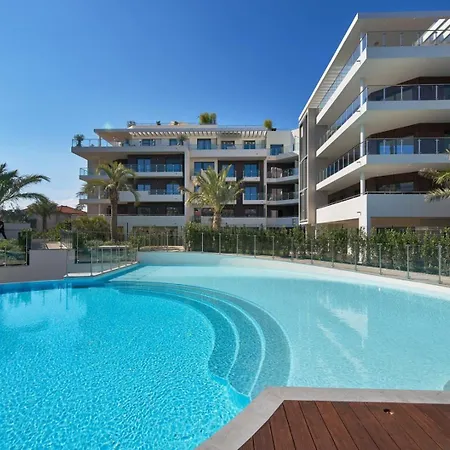 Lägenhet Luxury 2 Bedroom